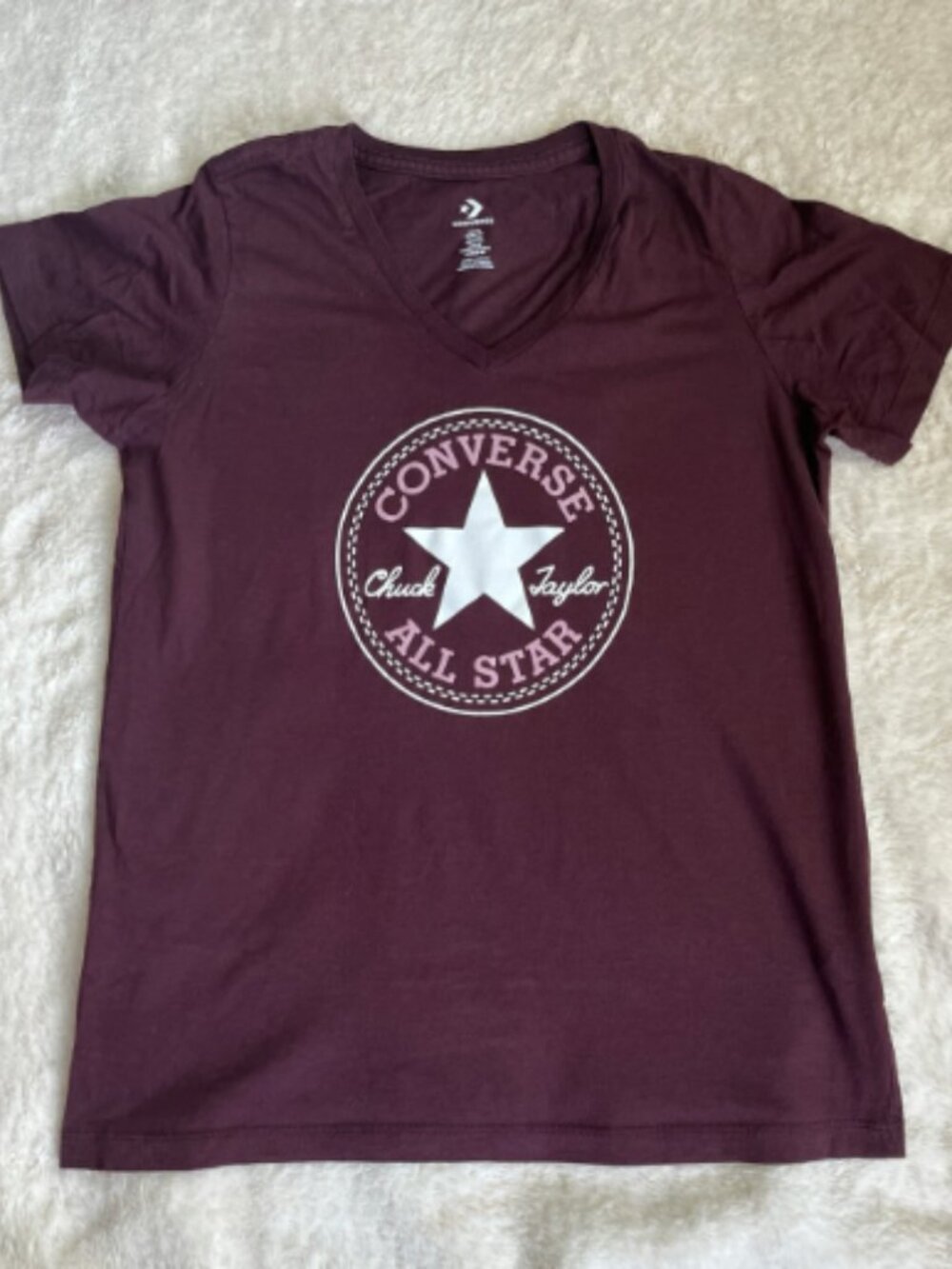 Converse Chuck Taylor All Star Logo Tee Burgundy V-Neck Women XS